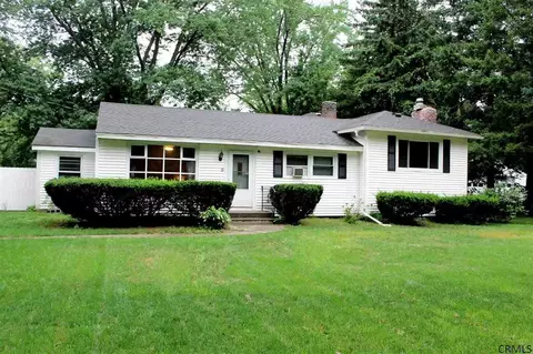 19 Leonard Dr, Delmar, NY 12054 photo 1