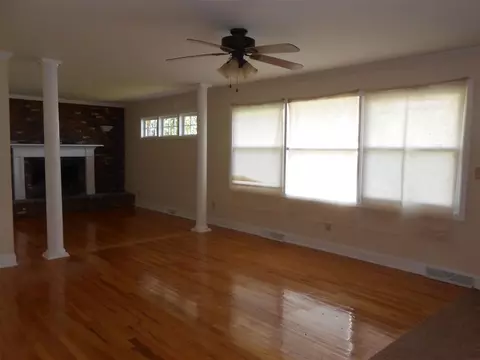 76 Fenwick Ave, Schenectady, NY 12304 photo 8