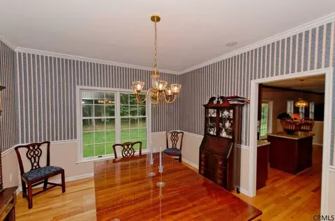 42 Gullane Dr, Slingerlands, NY 12159 photo 4