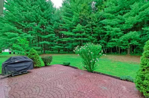 42 Gullane Dr, Slingerlands, NY 12159 photo 8