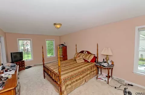 42 Gullane Dr, Slingerlands, NY 12159 photo 16