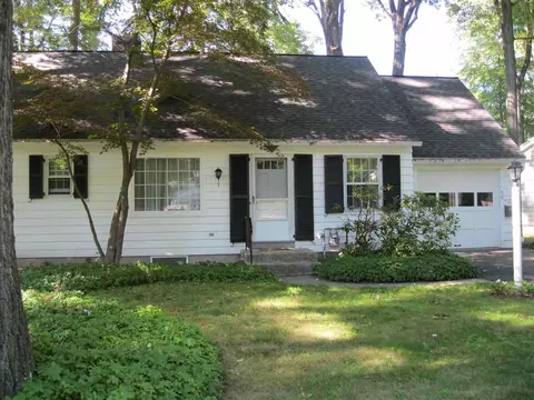 52 Greenleaf Dr, Delmar, NY 12054 photo 1