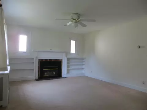 42 Delmar Pl, Delmar, NY 12054 photo 2