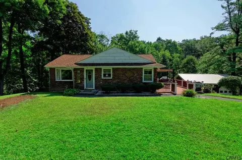 37 Upper Parker Rd, Selkirk, NY 12158 photo 1
