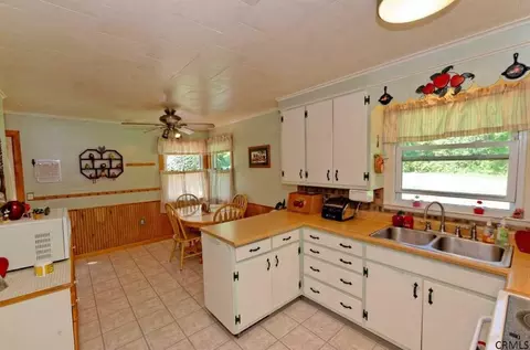 37 Upper Parker Rd, Selkirk, NY 12158 photo 9