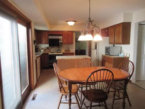 41 Dover Dr, Delmar, NY 12054 photo 11
