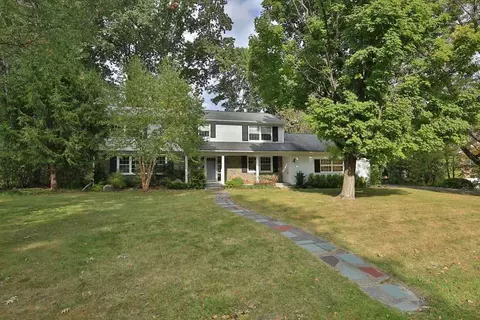 11 Macaffer Dr, Menands, NY 12204 photo 1