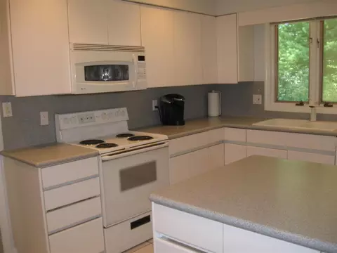 23 Windsor Ct, Delmar, NY 12054 photo 14