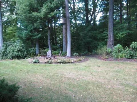 23 Windsor Ct, Delmar, NY 12054 photo 3