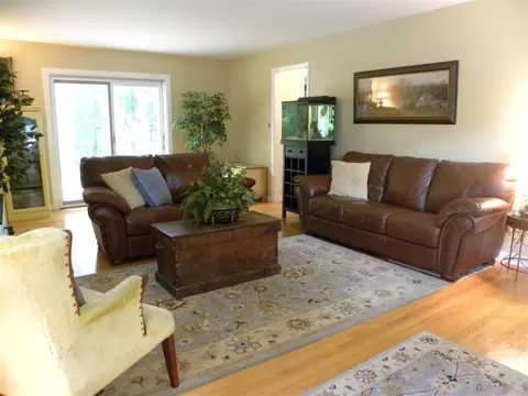 24 Devon Rd, Delmar, NY 12054 photo 3