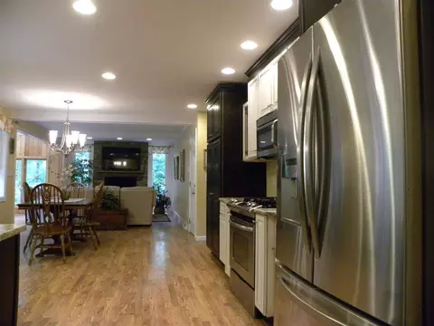 24 Devon Rd, Delmar, NY 12054 photo 6