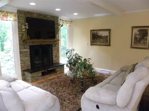 24 Devon Rd, Delmar, NY 12054 photo 8