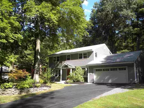 24 Devon Rd, Delmar, NY 12054 photo 2