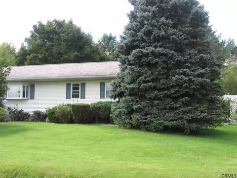114 Della Valle Dr, Amsterdam, NY 12010 photo 2