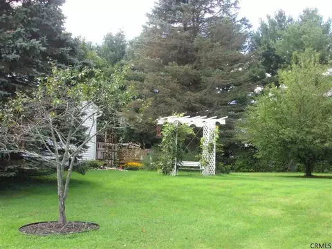 114 Della Valle Dr, Amsterdam, NY 12010 photo 3