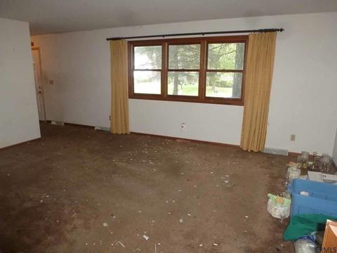 44 Hancock Dr, Glenmont, NY 12077 photo 9
