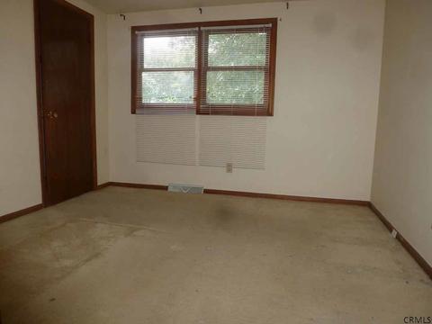 44 Hancock Dr, Glenmont, NY 12077 photo 12