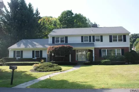 18 Macaffer Dr, Menands, NY 12204 photo 1