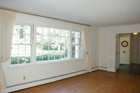 18 Macaffer Dr, Menands, NY 12204 photo 3