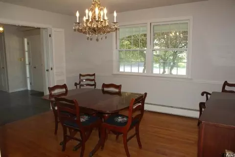 18 Macaffer Dr, Menands, NY 12204 photo 4