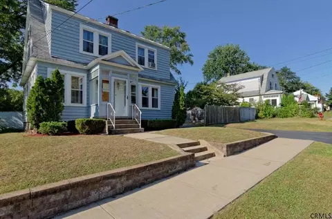 16 School St, Schenectady, NY 12304 photo 5