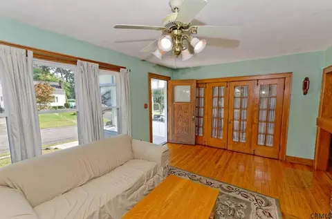 16 School St, Schenectady, NY 12304 photo 12
