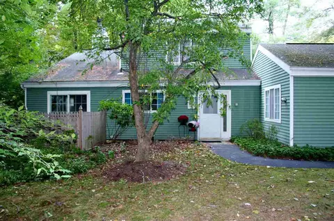 21 Willow Dr, Delmar, NY 12054 photo 3