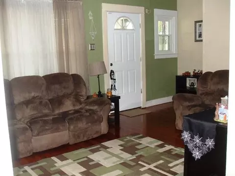 46 Wagner Ave, Schenectady, NY 12304 photo 3