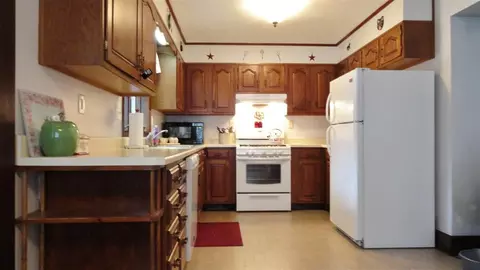 1043 Keyes Ave, Schenectady, NY 12309 photo 3