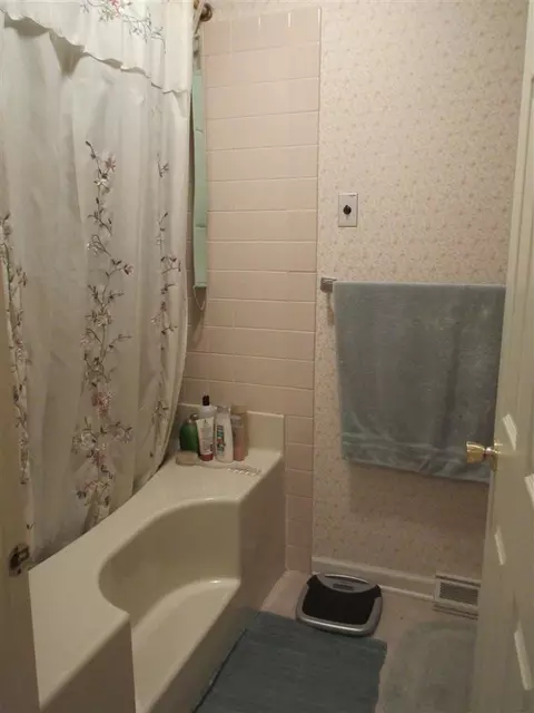 5 Constitution Dr, Glenmont, NY 12077 photo 11
