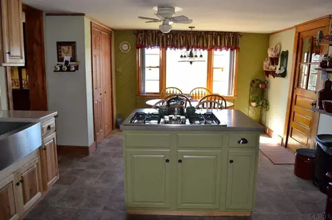 247 Klapmeyer Rd, Amsterdam, NY 12010 photo 7