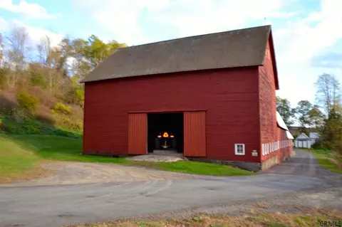 247 Klapmeyer Rd, Amsterdam, NY 12010 photo 3