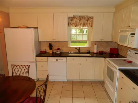 3292 E Lydius St, Schenectady, NY 12303 photo 11
