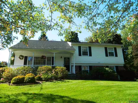 3292 E Lydius St, Schenectady, NY 12303 photo 1