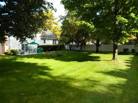 3292 E Lydius St, Schenectady, NY 12303 photo 2