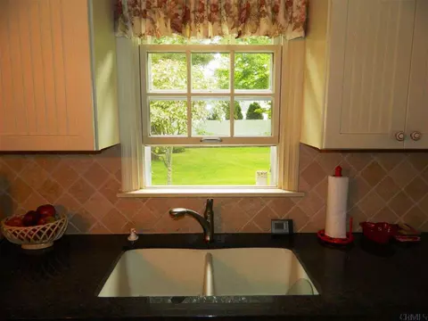 3292 E Lydius St, Schenectady, NY 12303 photo 13