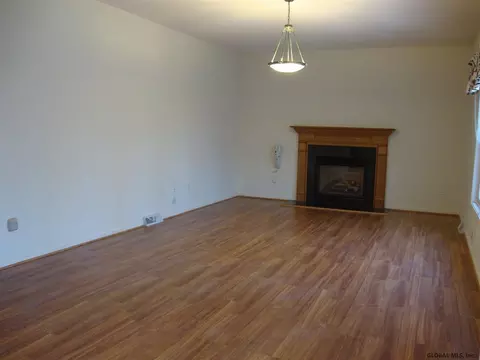 71 Patterson Dr, Glenmont, NY 12077 photo 11