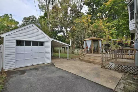 1305 Keyes Ave, Schenectady, NY 12309 photo 22