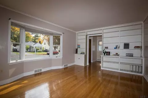 1305 Keyes Ave, Schenectady, NY 12309 photo 7