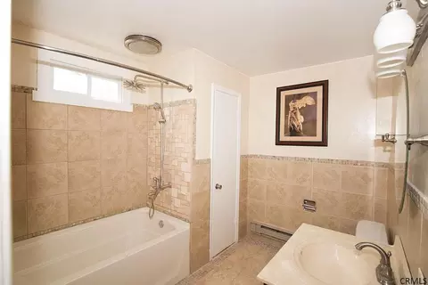 1305 Keyes Ave, Schenectady, NY 12309 photo 13