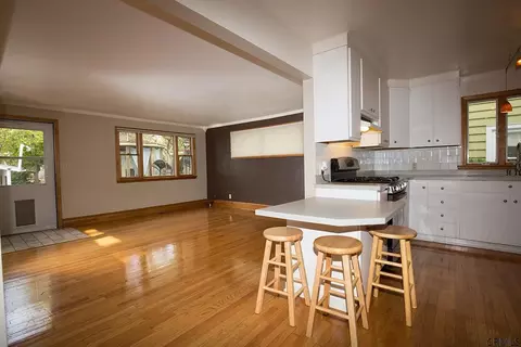 1305 Keyes Ave, Schenectady, NY 12309 photo 6
