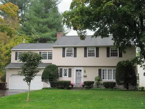 21 Carriage Rd, Delmar, NY 12054 photo 1