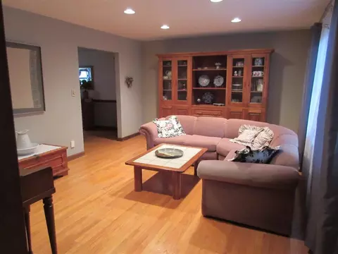 21 Carriage Rd, Delmar, NY 12054 photo 3