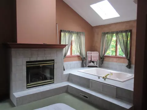 21 Carriage Rd, Delmar, NY 12054 photo 18