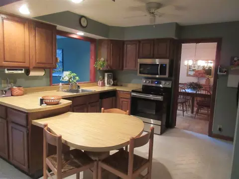 21 Carriage Rd, Delmar, NY 12054 photo 6
