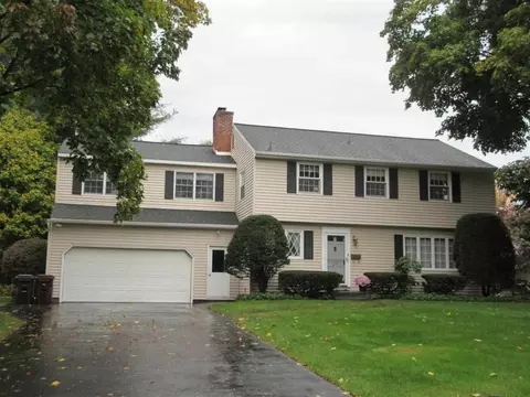 21 Carriage Rd, Delmar, NY 12054 photo 2