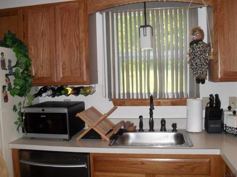 402 Chadwick Rd, Schenectady, NY 12304 photo 10