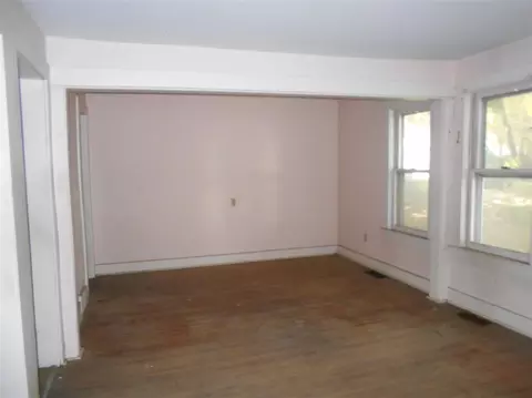 5 Winston Pl, Schenectady, NY 12304 photo 6