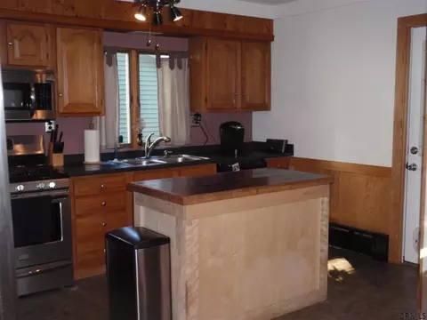 1130 Keyes Ave, Schenectady, NY 12309 photo 5