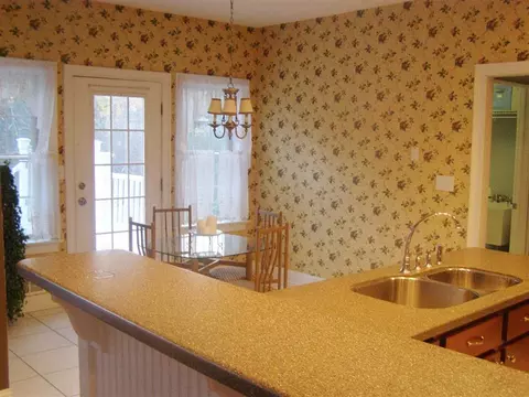 38 Beverly Dr, Albany, NY 12203 photo 3